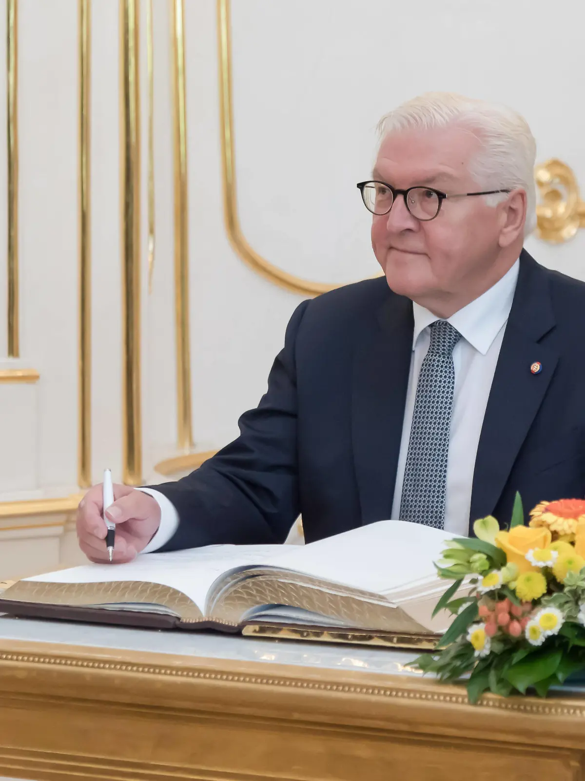 September 2, 2021, Bratislava, Slovakia: President of Germany Frank-Walter Steinmeier signs a visiting book during a meeting with president of Slovakia Zuzana Caputova in Bratislava. Bratislava Slovakia - ZUMAs197 20210902_zaa_s197_095 Copyright: xTomasxTkacikx 