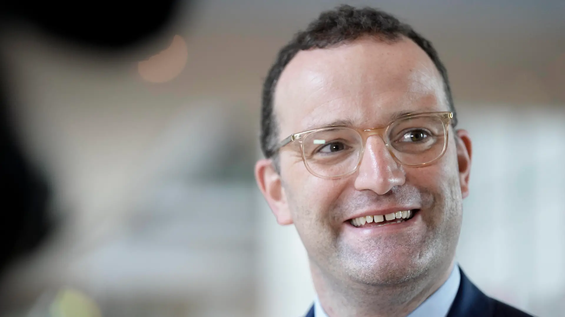 239. Bundestagssitzung und Debatte Aktuell, 07.09.2021, Berlin, Jens Spahn der Bundesgesundheitsminister Bundesminister fuer Gesundheit im Portrait bei einem Fernsehinterview in der Westlobby des Deutschen Bundestag im Rahmen der 239. Sitzung des Deutschen Bundestag in Berlin Berlin Berlin Deutschland *** 239 Bundestag Session and Debate Current, 07 09 2021, Berlin, Jens Spahn the Federal Minister of Health Federal Minister of Health in portrait during a television interview in the West Lobby of the German Bundestag during the 239 Session of the German Bundestag in Berlin Berlin Germany