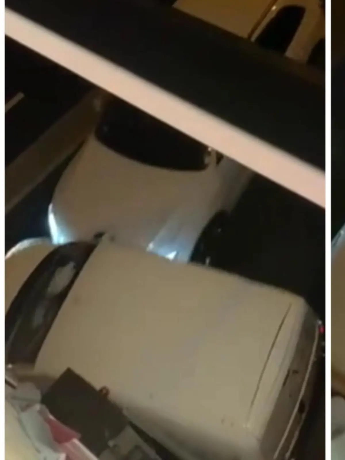 Bild zu: "Wütende Frau rast ihrem Mann ins Auto"