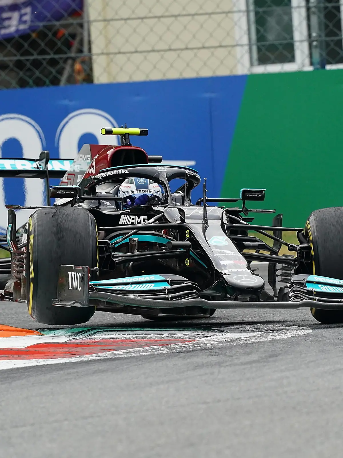FORMULA 1 HEINEKEN GRAN PREMIO D ITALIA 2021 / 10.09.2021, Autodromo Nazionale di Monza, Monza, FORMULA 1 HEINEKEN GRAN PREMIO D ITALIA 2021 ,im Bild Valtteri Bottas FIN 77, Mercedes-AMG Petronas Formula One Team *** FORMULA 1 HEINEKEN GRAN PREMIO D ITALIA 2021 10 09 2021, Autodromo Nazionale di Monza, Monza, FORMULA 1 HEINEKEN GRAN PREMIO D ITALIA 2021 ,in the picture Valtteri Bottas FIN 77 , Mercedes AMG Petronas Formula One Team nordphotoxGmbHx/xBratic nph00250 