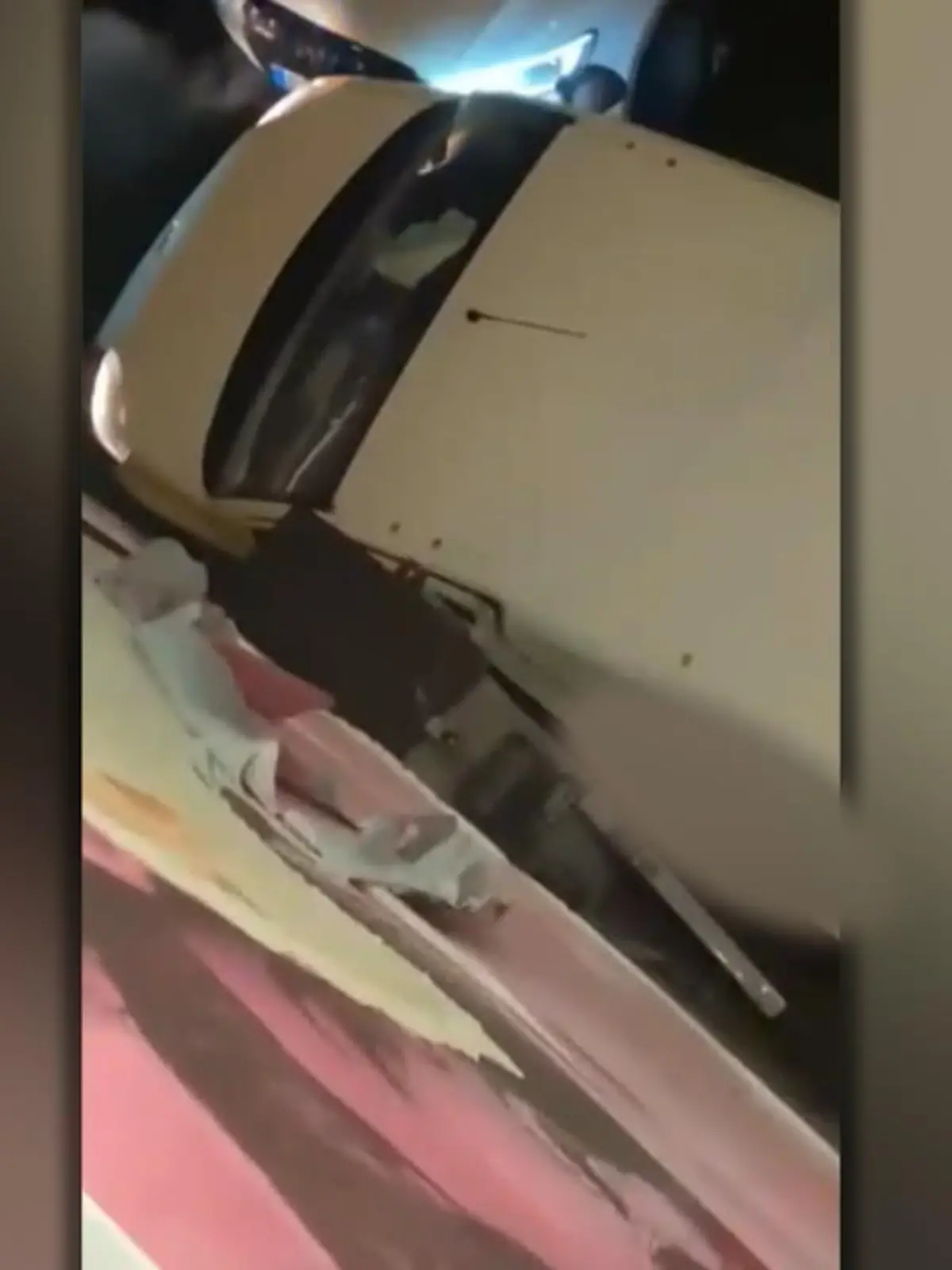 Bild zu: "Frau rast in Auto ihres Ehemanns"