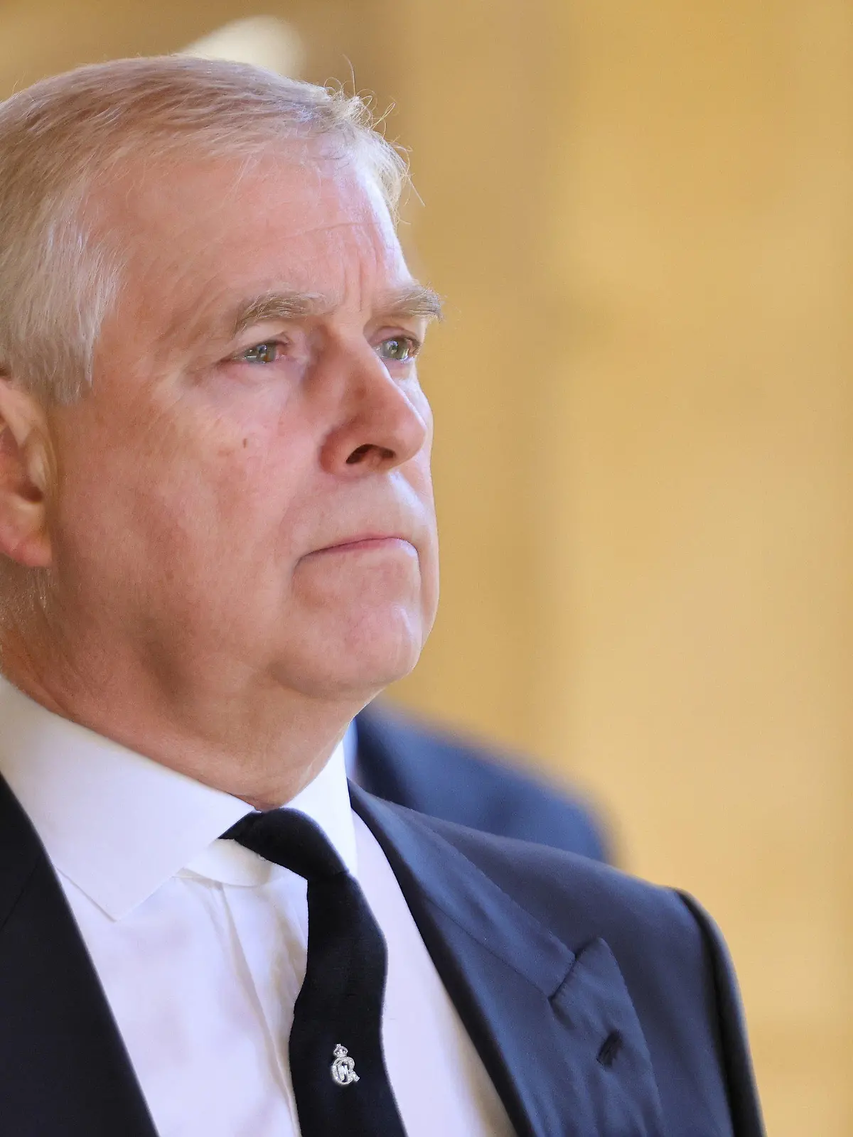 ARCHIV - 17.04.2021, Großbritannien, Windsor: Prinz Andrew, Herzog von York, vor der Beisetzung von Prinz Philip auf Schloss Windsor. Eine Frau, die dem britischen Prinz Andrew (61) vorwirft, sie als Minderjährige missbraucht zu haben, hat nach US-Medienberichten bei einem Gericht in New York Klage eingereicht. Mit der Klage werfe Virginia Giuffre dem zweitältesten Sohn von Königin Elizabeth II. sexuellen Missbrauch einer Minderjährigen vor und verlange Schadenersatz. Foto: Chris Jackson/PA Wire/dpa +++ dpa-Bildfunk +++