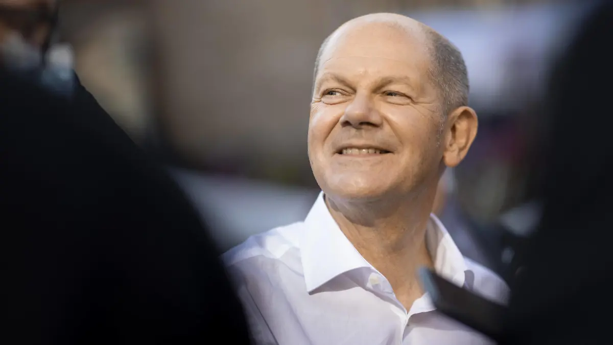 SPD - Kanzlerkandidat und Bundesfinanzminister Olaf Scholz bei einem Wahlkampfauftritt in Goettingen. Goettingen Deutschland *** SPD candidate for chancellor and federal finance minister Olaf Scholz at an election campaign appearance in Goettingen Goettingen Germany Copyright: xThomasxImo/photothek.netx