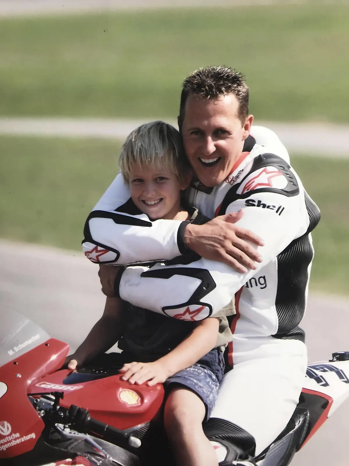  Michael und Mick Schumacher auf seiner Honda Maschine Oschersleben Deutschland *** Michael and Mick Schumacher on their Honda machine Oschersleben  Germany
