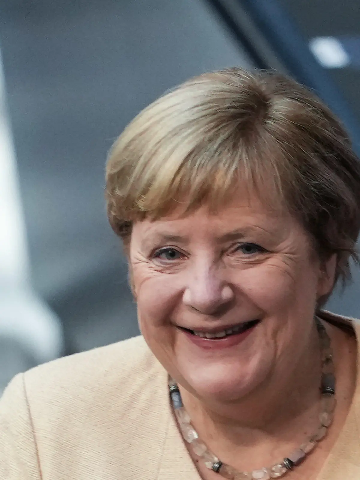 07.09.2021, Berlin: Bundeskanzlerin Angela Merkel (CDU) lächelt im Plenum im Deutschen Bundestag. In seiner voraussichtlich letzten Debatte Bundestags der Wahlperiode soll unter anderem über die Situation in Deutschland, die Entscheidung über Hochwasser-Aufbaufonds und Neuregelungen zu Corona beraten werden. Foto: Kay Nietfeld/dpa +++ dpa-Bildfunk +++