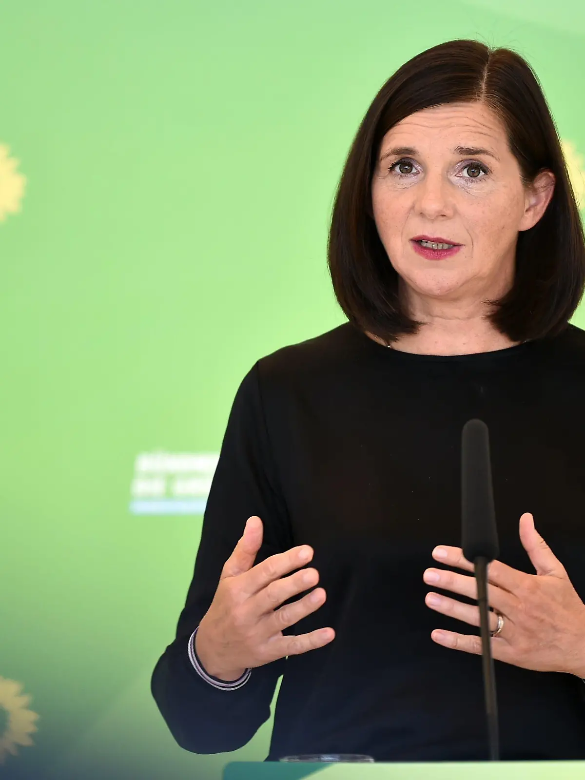ARCHIV - 03.09.2020, Berlin: Katrin Göring-Eckardt, Fraktionsvorsitzende von Bündnis 90/Die Grünen, spricht auf einer Pressekonferenz. (zu dpa: "Göring-Eckardt notfalls für Bundeswehreinsätze ohne UN-Mandat") Foto: Johannes Neudecker/dpa +++ dpa-Bildfunk +++