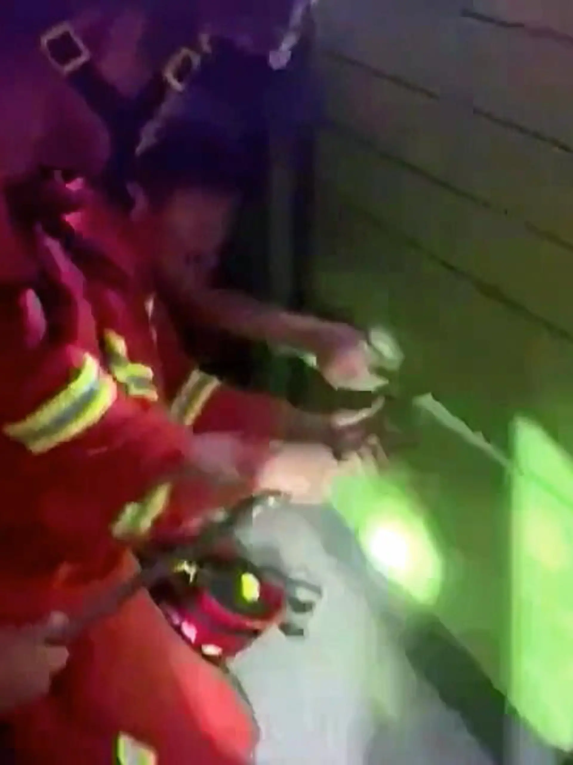 Bild zu: "Junge aus Packstation gerettet"