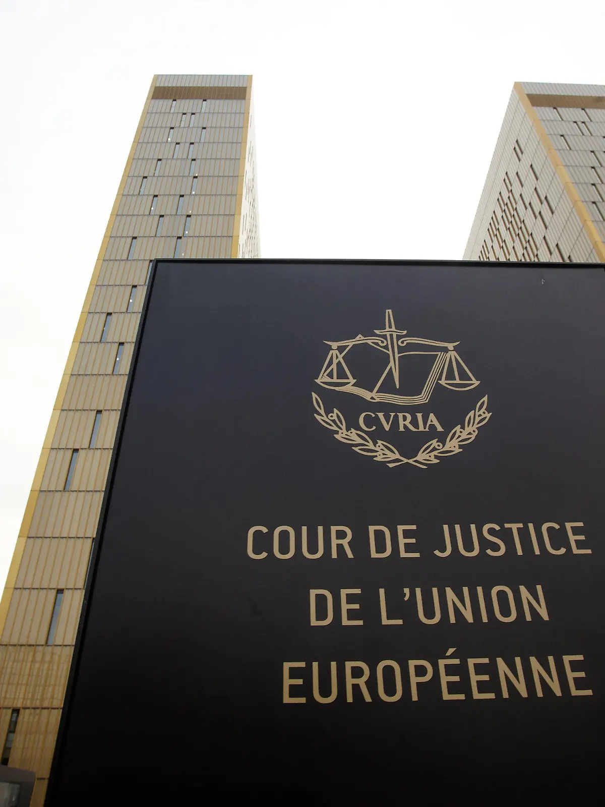 ARCHIV - Die beiden Türme des Europäischen Gerichtshofs (EuGH) in Luxemburg, aufgenommen am 26.01.2012. (zu dpa «EU erwartet wegweisendes Urteil zur Asylpolitik» vom 07.03.2017) Foto: Thomas Frey/dpa +++(c) dpa - Bildfunk+++