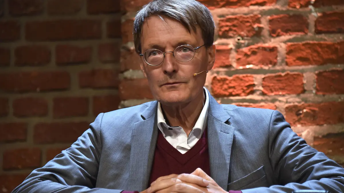 Der Politiker Prof. Dr. Karl Lauterbach spricht und diskutiert auf der phil.COLOGNE, dem internationalen Festival für Philosophie *** Politician Prof Dr Karl Lauterbach speaks and discusses at phil COLOGNE, the international festival for philosophy 