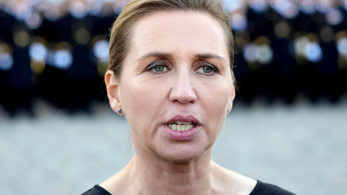 Statsminister Mette Frederiksen i interview under Flagdag for Danmarks udsendte med parade paa Christiansborg slotsplads i Koebenhavn, soendag den 5. september 2021. , Copenhagen *** Prime Minister Mette Frederiksen in interview during Flag Day for Denmarks envoy with parade at Christiansborg Palace Square in Copenhagen, Sunday 5 September 2021, Copenhagen PUBLICATIONxINxGERxSUIxAUTxONLY Copyright: KeldxNavntoft KeldxNavntoftx cop105 spdk20210905-171218-L