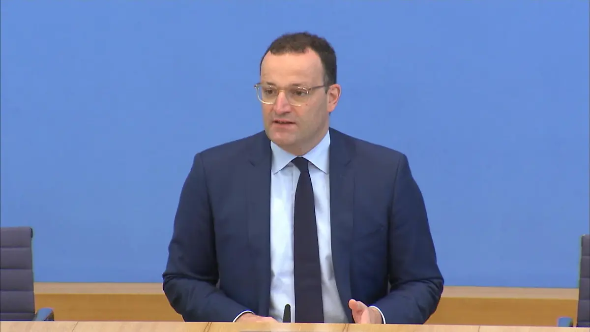 "Es ist auch eine Entscheidung, die andere betrifft" Spahn wirbt fürs Impfen