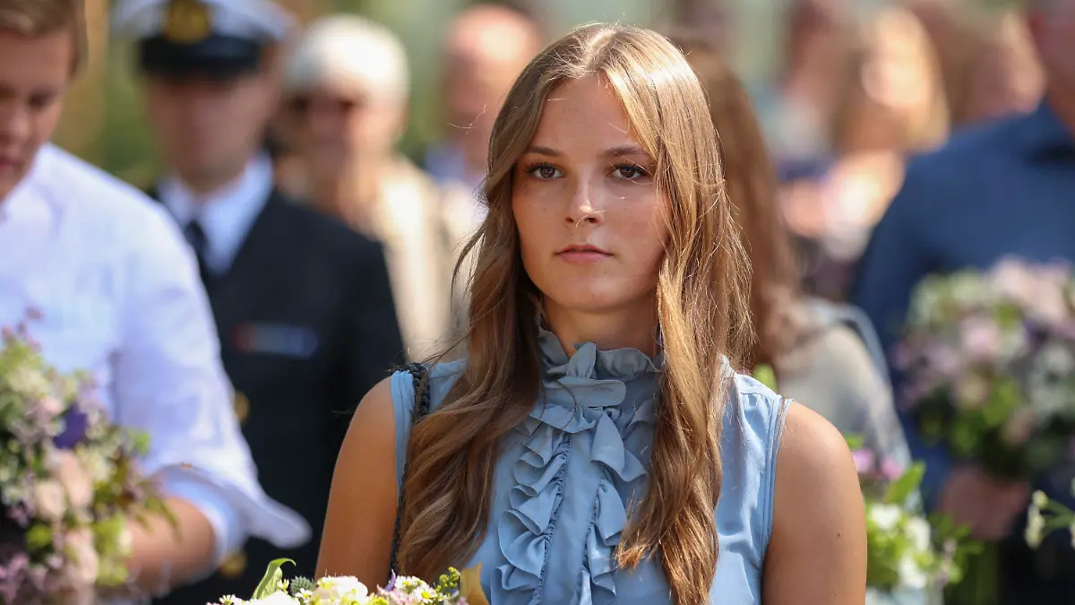 ARCHIV - 22.07.2021, Norwegen, Utøya: Prinzessin Ingrid Alexandra von Norwegen nimmt an der Gedenkfeier anlässlich des 10. Jahrestages der Terroranschläge in Oslo und auf der Insel Utøya teil.  Die Tochter des norwegischen Kronprinzenpaares, Prinzessin Ingrid Alexandra, ist positiv auf das Coronavirus getestet worden. Foto: Beate Oma Dahle//dpa +++ dpa-Bildfunk +++