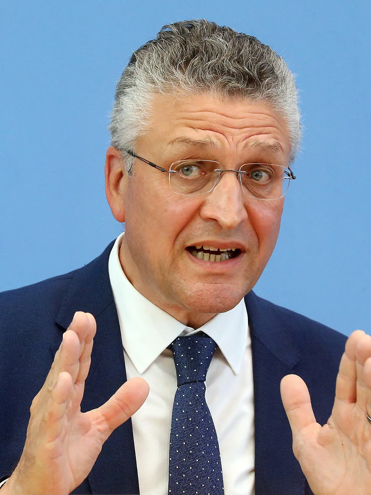 08.09.2021, Berlin: Lothar Wieler, Präsident des Robert-Koch-Instituts, beantwortet während einer Pressekonferenz zur Impfkampagne gegen Corona Fragen von Journalisten. Foto: Wolfgang Kumm/dpa +++ dpa-Bildfunk +++