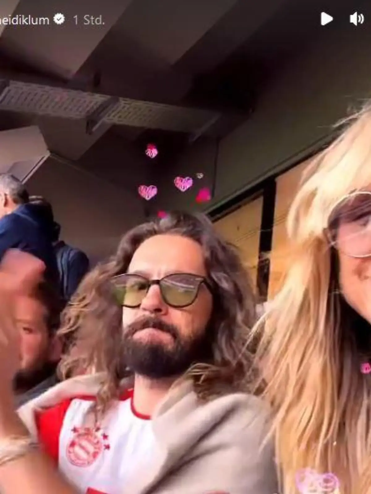 Heidi Klum und Tom Kaulitz beim Spiel des FC Bayern gegen RB Leipzig.
