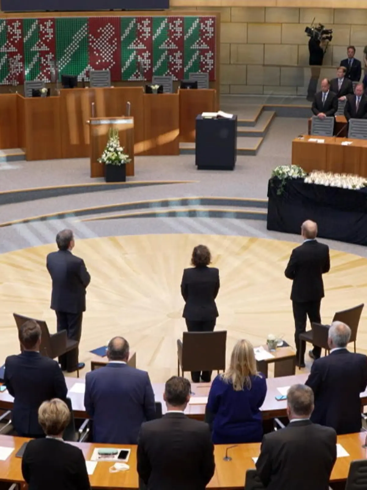 Bild zu: "NRW-Landtag gedenkt Opfer"