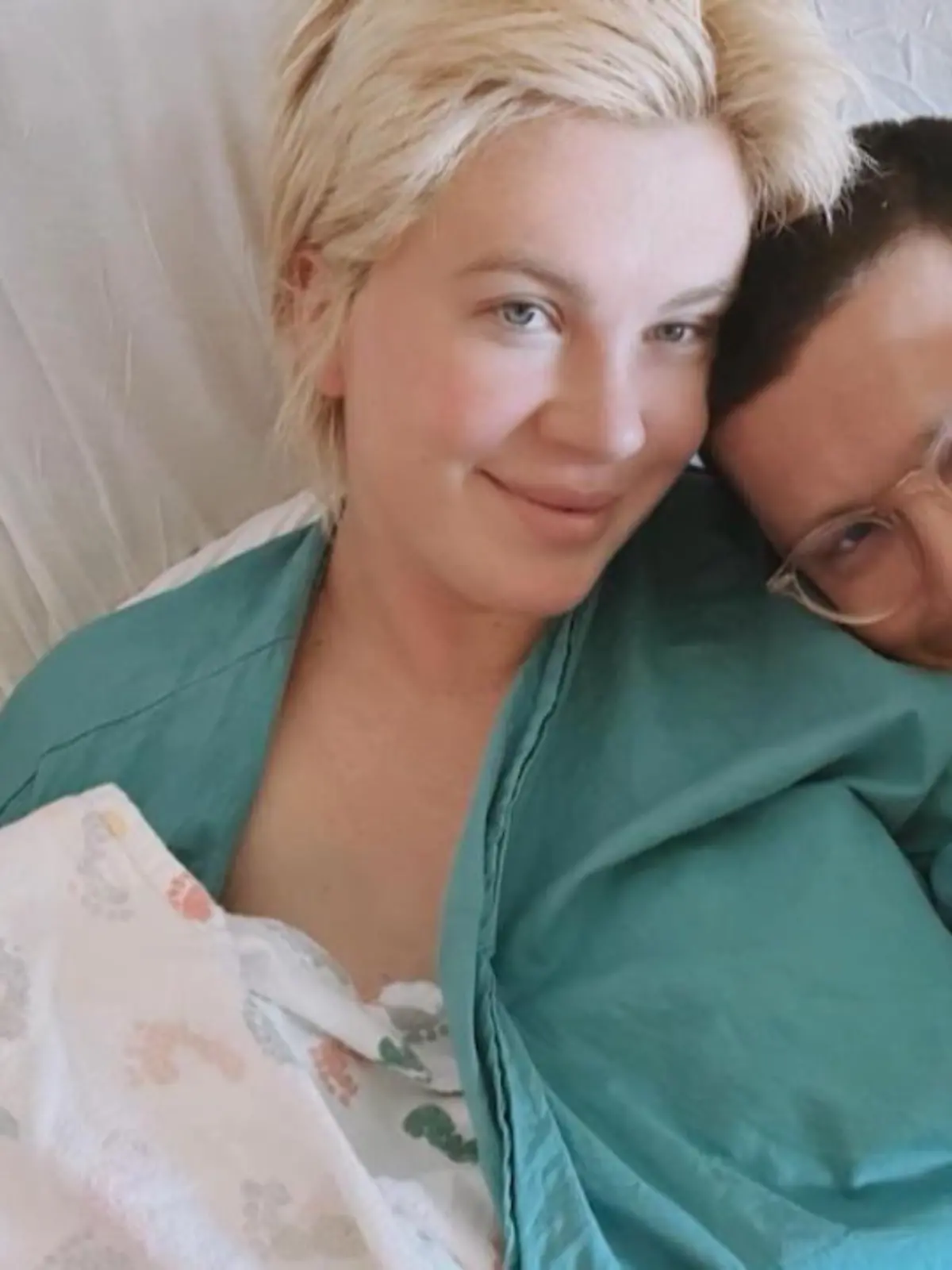 Ireland Baldwins Baby ist da!