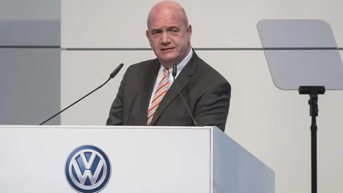 VW, Betriebsversammlung. Bernd Osterloh spricht. VW-Betriebsversammlung 2016