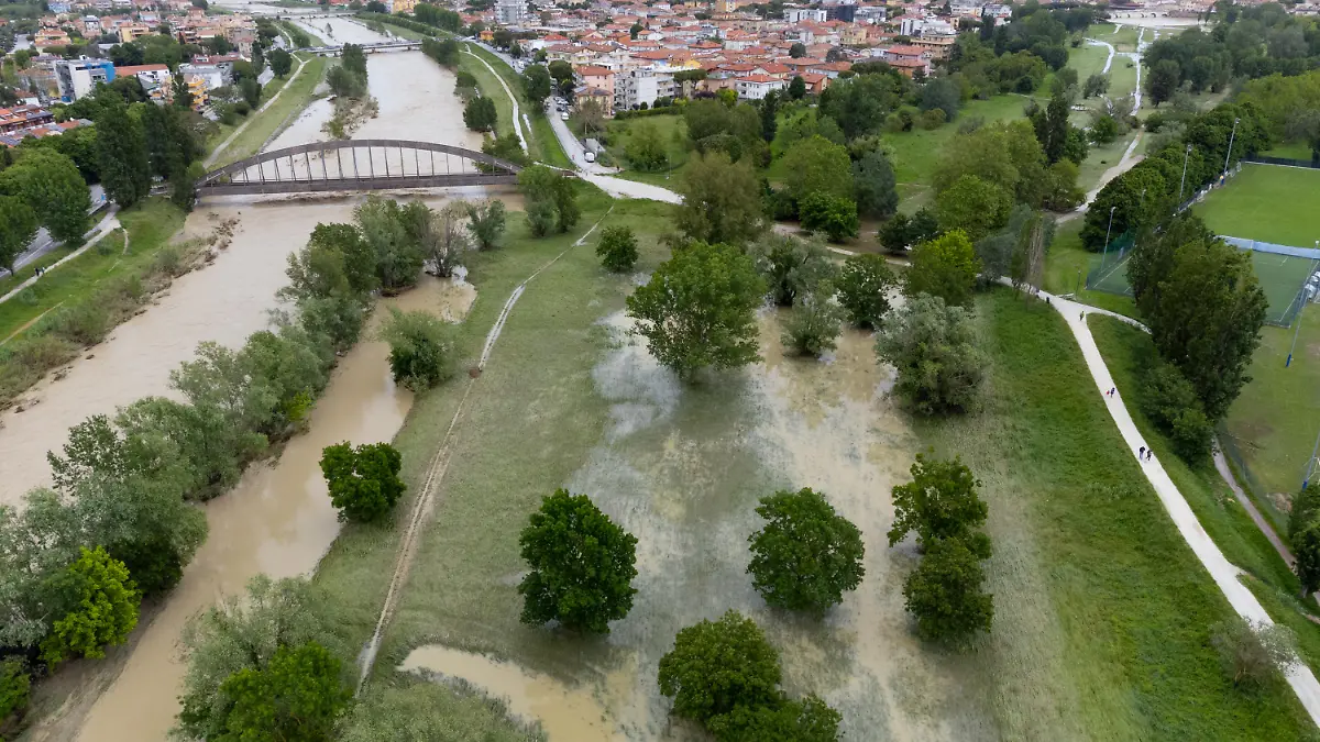 (230517) -- RIMINI (ITALY), May 17, 2023 (action press/Xinhua) -- Aerial photo taken on May 17, 2023 shows a flooded area in Rimini, Emilia-Romagna region, Italy. At least eight people have died and 12,000 were forced to flee their homes on Tuesday and Wednesday after torrential rainfall caused flash floods in and around Italy's Emilia-Romagna region. (action press/Xinhua) / action press