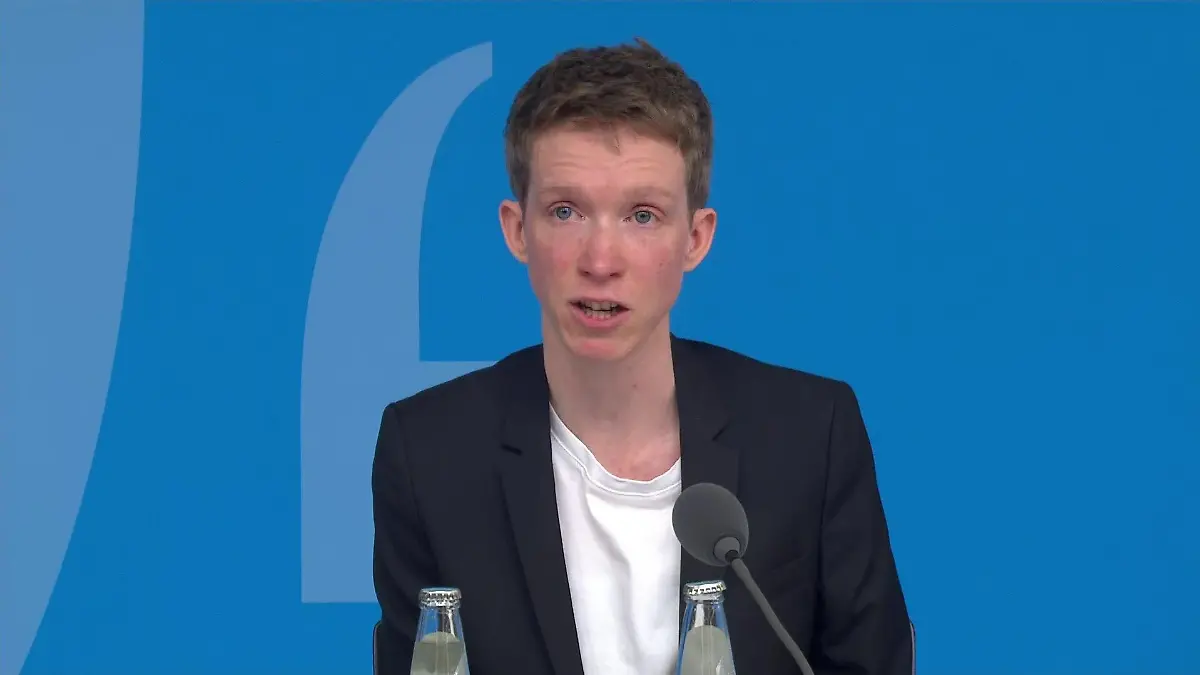 Erziehungswissenschaftlerin Marie Demant fordert mehr Aufklärung über sexuelle Gewaltübergriffe an Kindern.