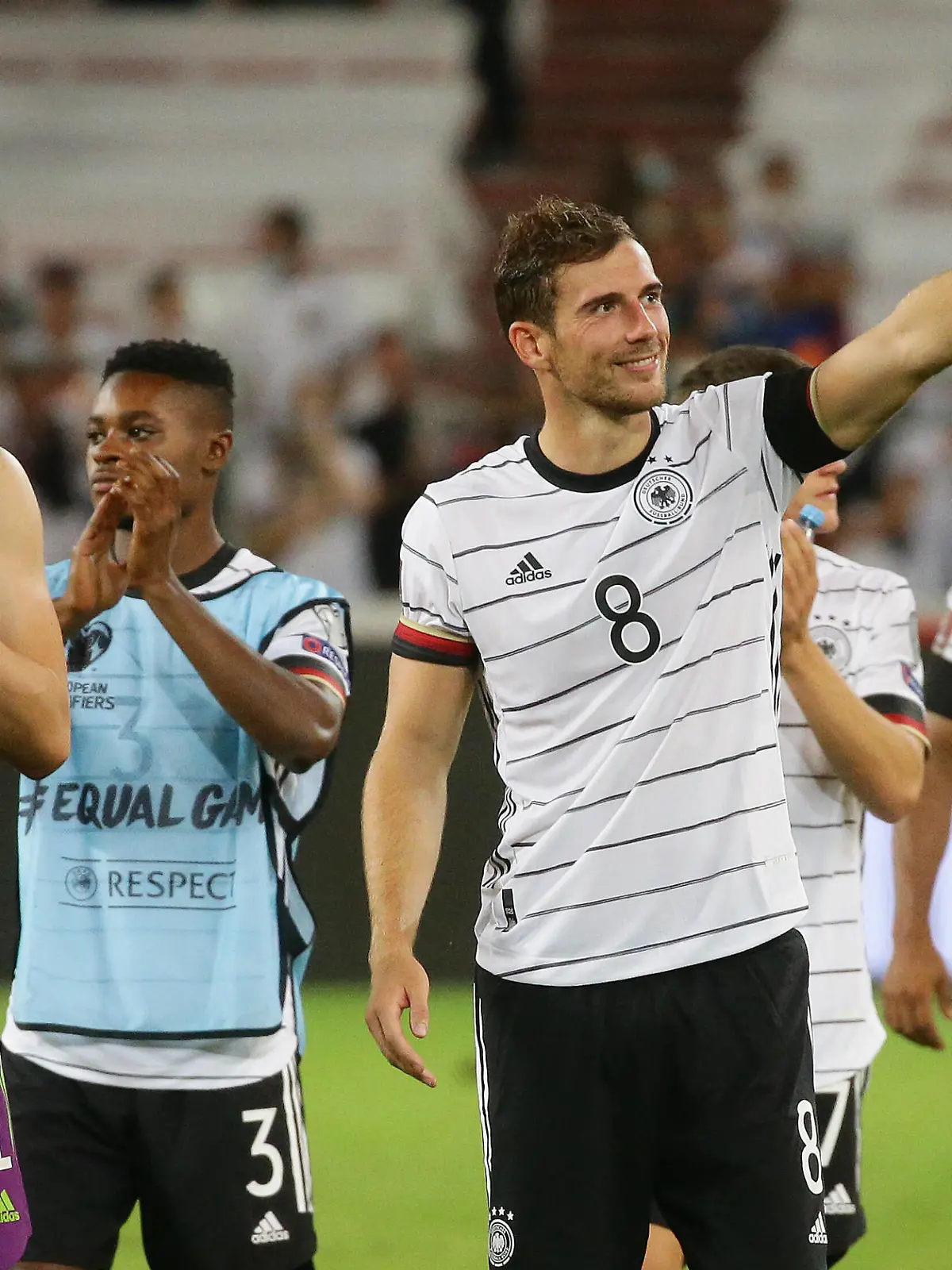 Stuttgart , Fußball WM Qualifikation , Deutschland vs. Armenien , Jubel Deutschland , von links: Manuel neuer / Leon Goretzka *** Stuttgart , Soccer World Cup Qualification , Germany vs Armenia , Cheers Germany , from left Manuel new Leon Goretzka