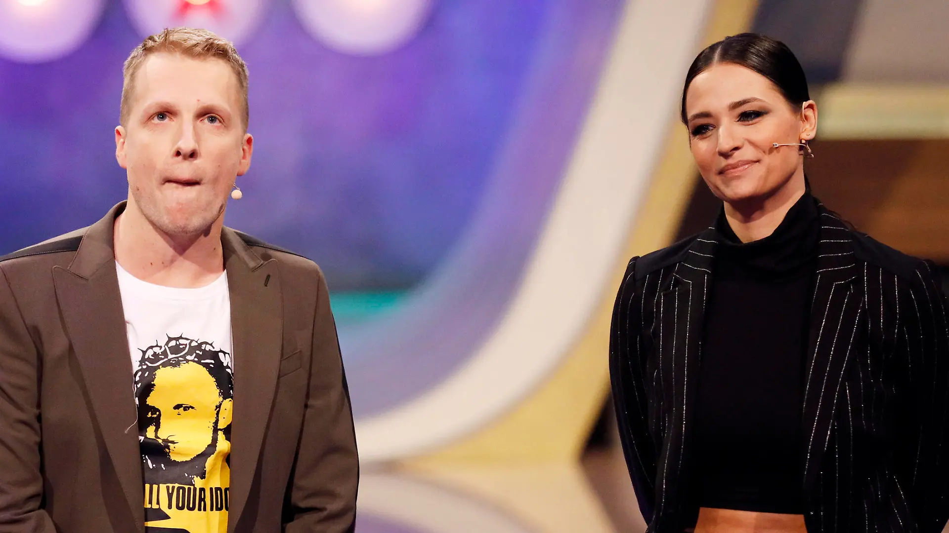 Oliver Pocher mit Ehefrau Amira Pocher in der RTL-Live-Show Pocher vs. Wendler - Schluss mit lustig in den NOBEO Studios. Köln-Hürth, 01.03.2020 *** Oliver Pocher with his wife Amira Pocher in the RTL live show Pocher vs Wendler End with funny in the NOBEO Studios Cologne Hürth, 01 03 2020 Foto:xC.xHardtx/xFuturexImage