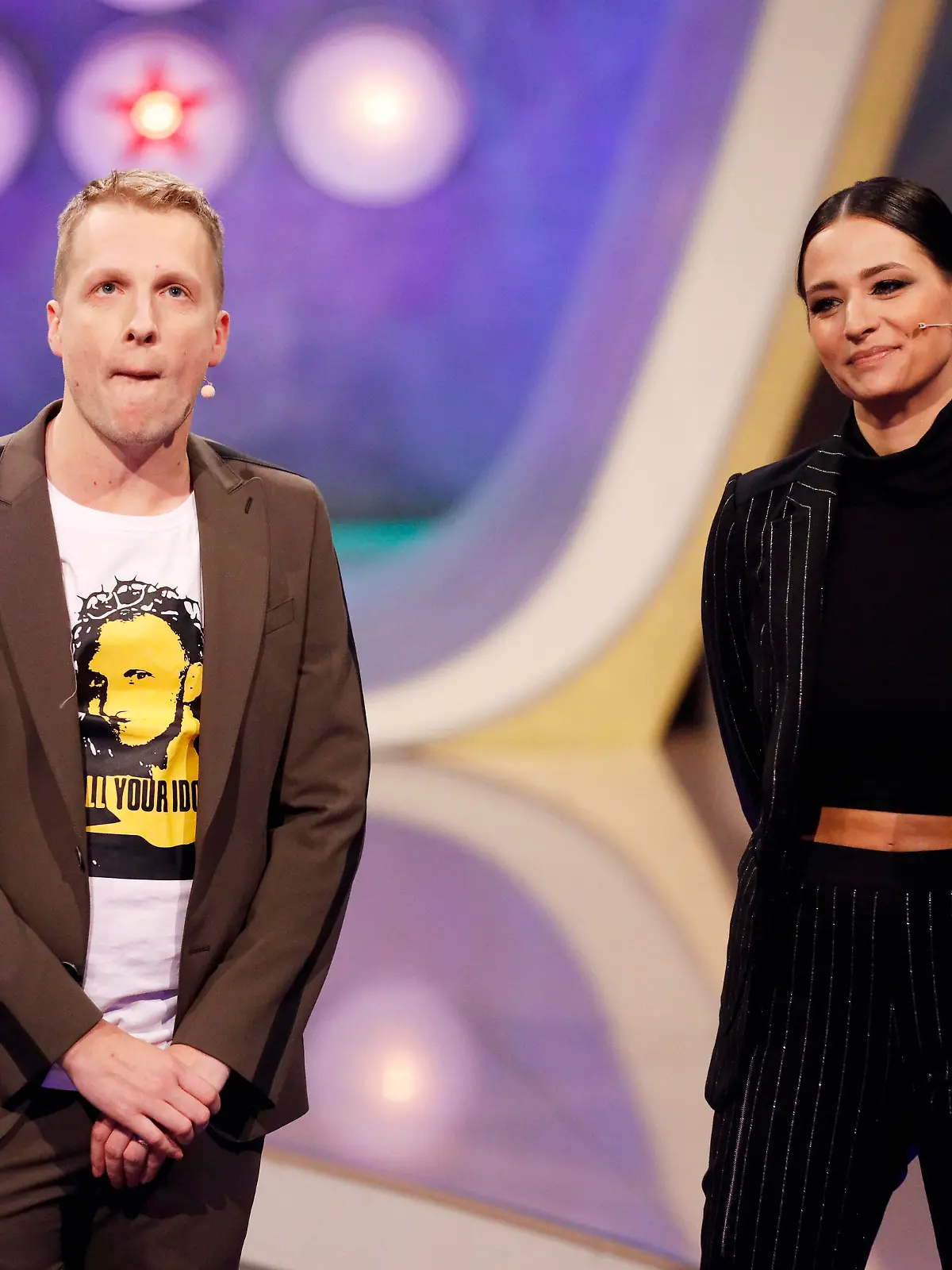  Oliver Pocher mit Ehefrau Amira Pocher in der RTL-Live-Show Pocher vs. Wendler - Schluss mit lustig in den NOBEO Studios. Köln-Hürth, 01.03.2020 *** Oliver Pocher with his wife Amira Pocher in the RTL live show Pocher vs Wendler End with funny in the NOBEO Studios Cologne Hürth, 01 03 2020 Foto:xC.xHardtx/xFuturexImage