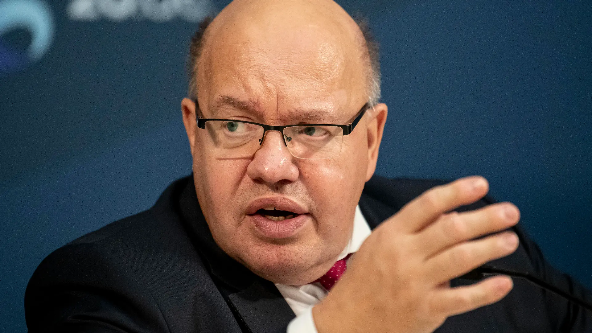 ARCHIV - 04.11.2020, Berlin: Peter Altmaier (CDU), Bundeswirtschaftsminister, nimmt an einem Pressestatement am Rande der Digitalen Industriekonferenz 2020 teil. Bundeswirtschaftsminister Peter Altmaier rechnet nach dem Sieg von Biden bei der US-Präsidentenwahl mit einem Aufschwung für den Handel zwischen Europa und Amerika. Foto: Fabian Sommer/dpa +++ dpa-Bildfunk +++