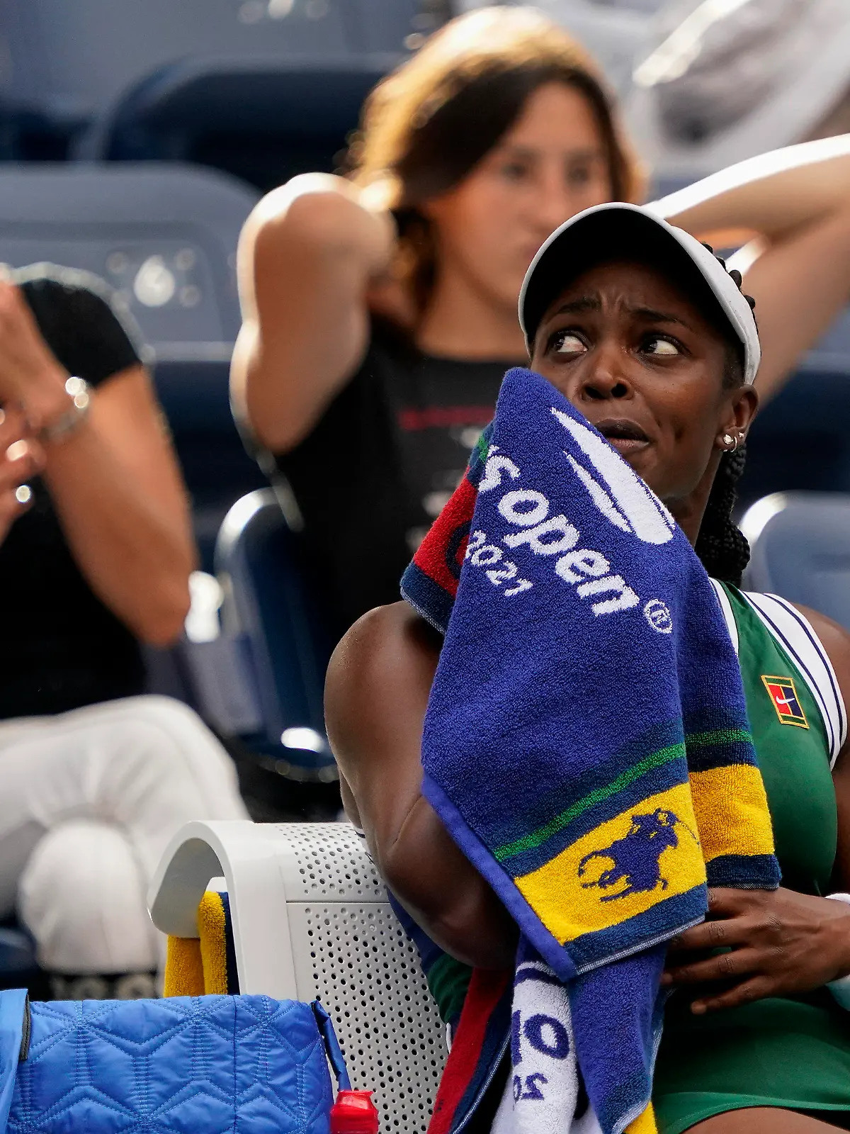 Sloane Stephens, of the United States, takes a break between games against Angelique Kerber, of Germany, during the third round of the US Open tennis championships, Friday, Sept. 3, 2021, in New York. (AP Photo/Elise Amendola)