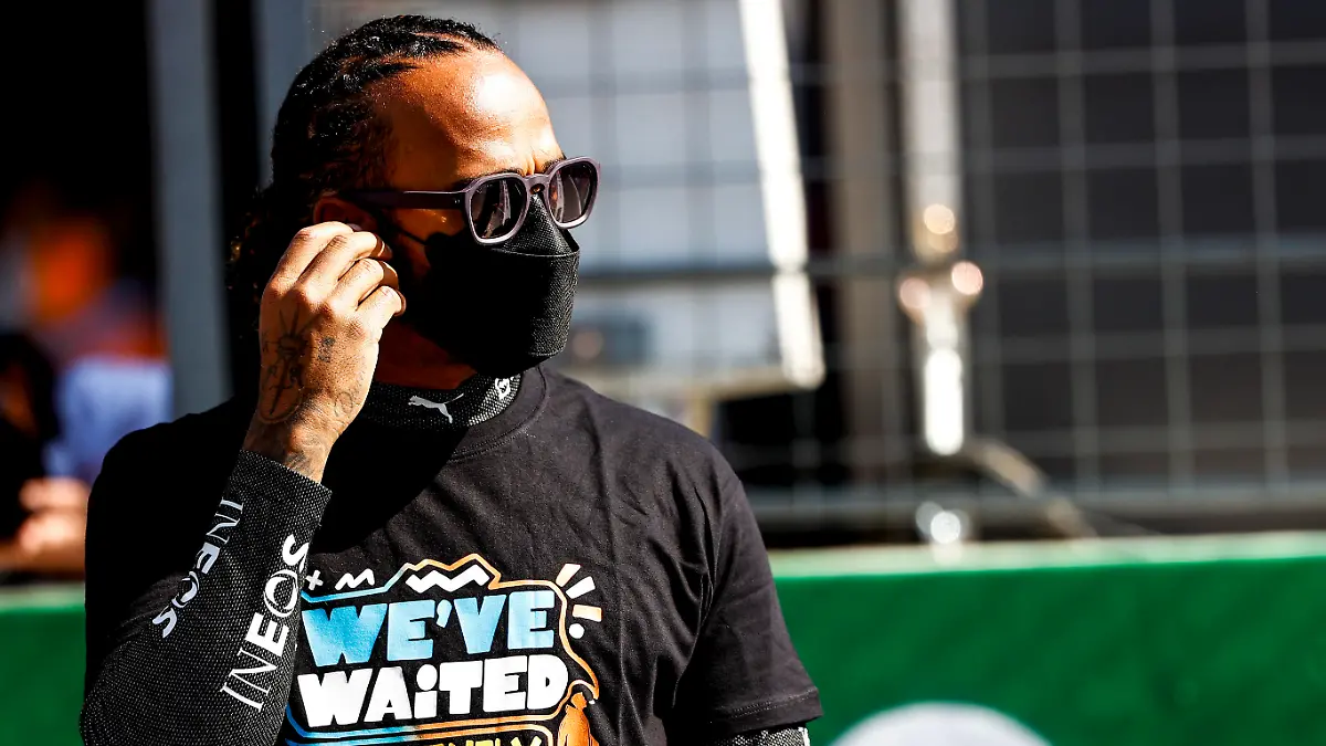  Formula 1 2021: Dutch GP CIRCUIT ZANDVOORT, NETHERLANDS - SEPTEMBER 05: Sir Lewis Hamilton, Mercedes, on the grid during the Dutch GP at Circuit Zandvoort on Sunday September 05, 2021 in North Holland, Netherlands. Photo by Andy Hone / LAT Images Images PUBLICATIONxINxGERxSUIxAUTxHUNxONLY GP2113_124051_ONY2168