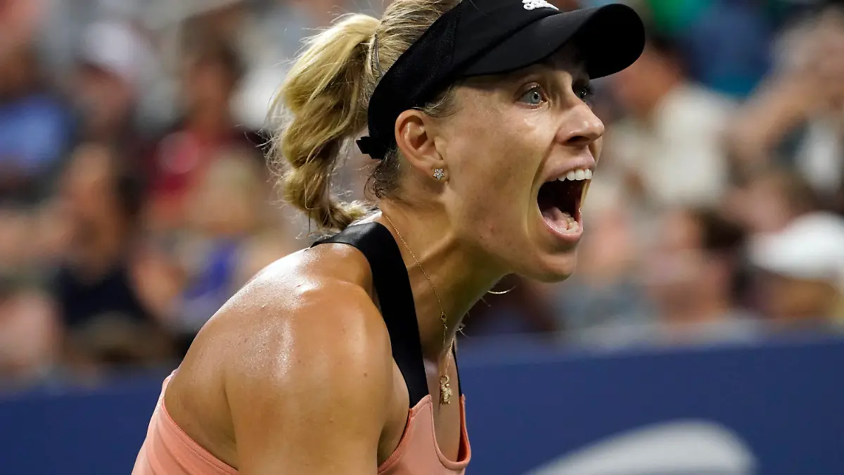 05.09.2021, USA, New York: Tennis: Grand Slam/WTA-Tour/ATP-Tour - US Open, Einzel, Damen, 4. Runde, Kerber (Deutschland) - Fernandez (Kanada). Angelique Kerber reagiert nach einem verlorenen Punkt. Foto: John Minchillo/AP/dpa +++ dpa-Bildfunk +++