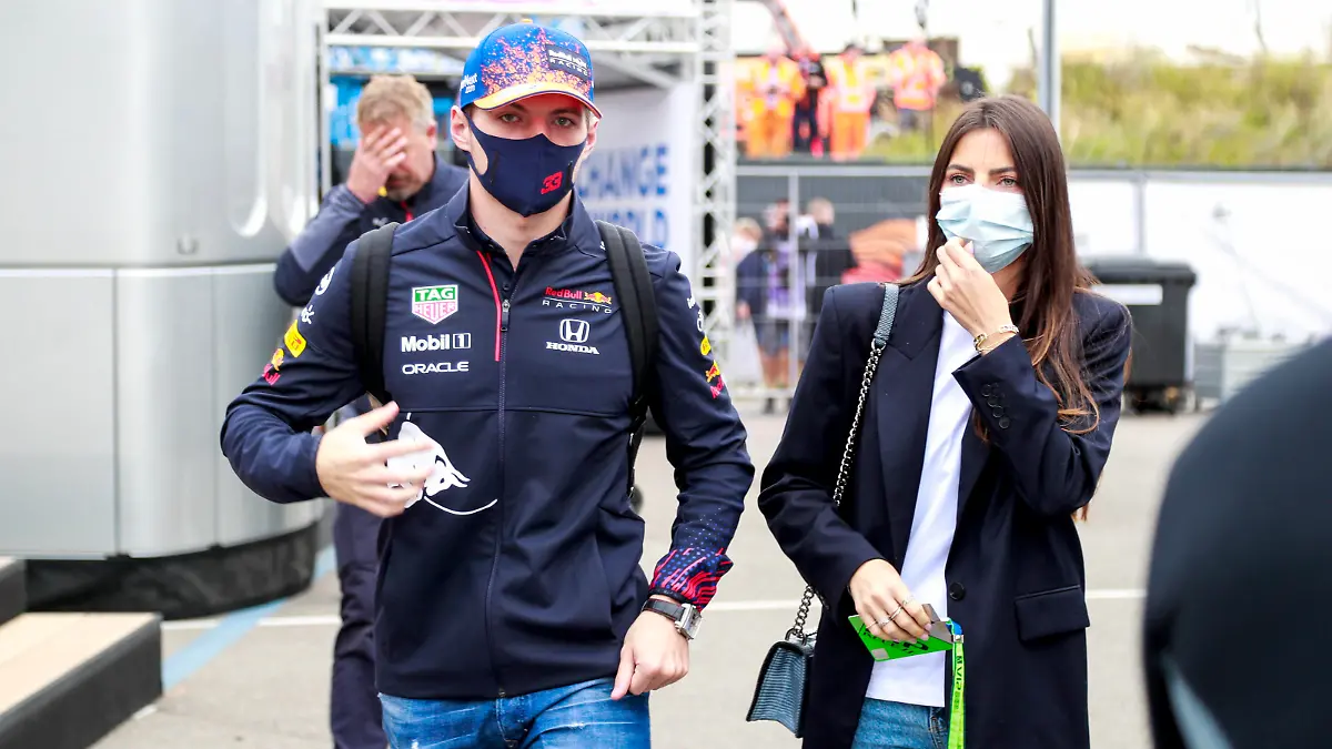 Formula 1 2021: Dutch GP CIRCUIT ZANDVOORT, NETHERLANDS - SEPTEMBER 04: Max Verstappen, Red Bull Racing and Kelly Piquet during the Dutch GP at Circuit Zandvoort on Saturday September 04, 2021 in North Holland, Netherlands. Photo by Steven Tee / LAT Images Images PUBLICATIONxINxGERxSUIxAUTxHUNxONLY GP2113_080252_1ST5899 