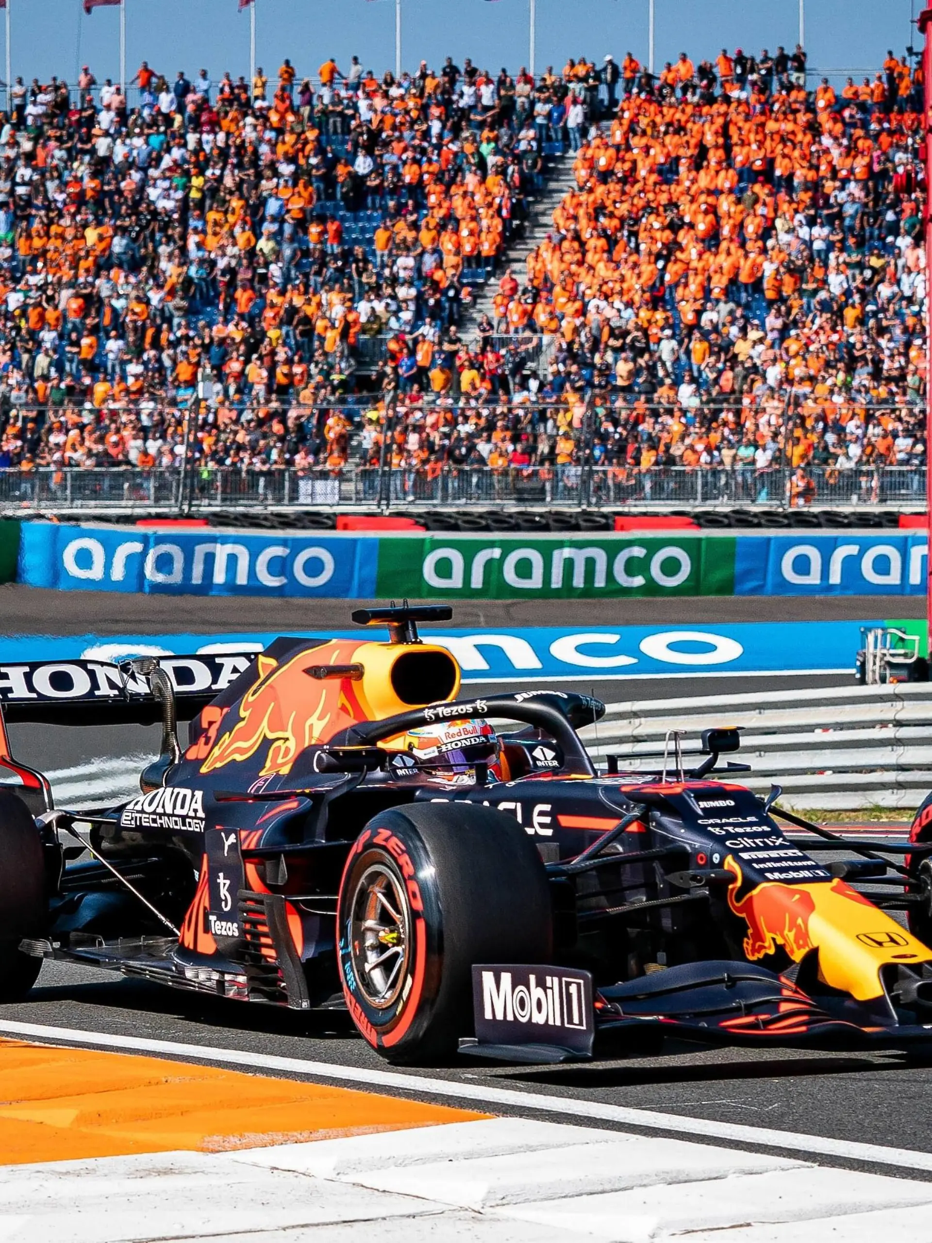  Zandvoort - 03-09-2021, CM.com Circuit Zandvoort, Formula 1 Dutch Grand Prix at the CM.com Circuit Zandvoort , Friday , Red Bull driver Max Verstappen with the orange fans in the background Formula 1 Dutch Grand Prix - Friday PUBLICATIONxNOTxINxNED x13269493x Copyright: