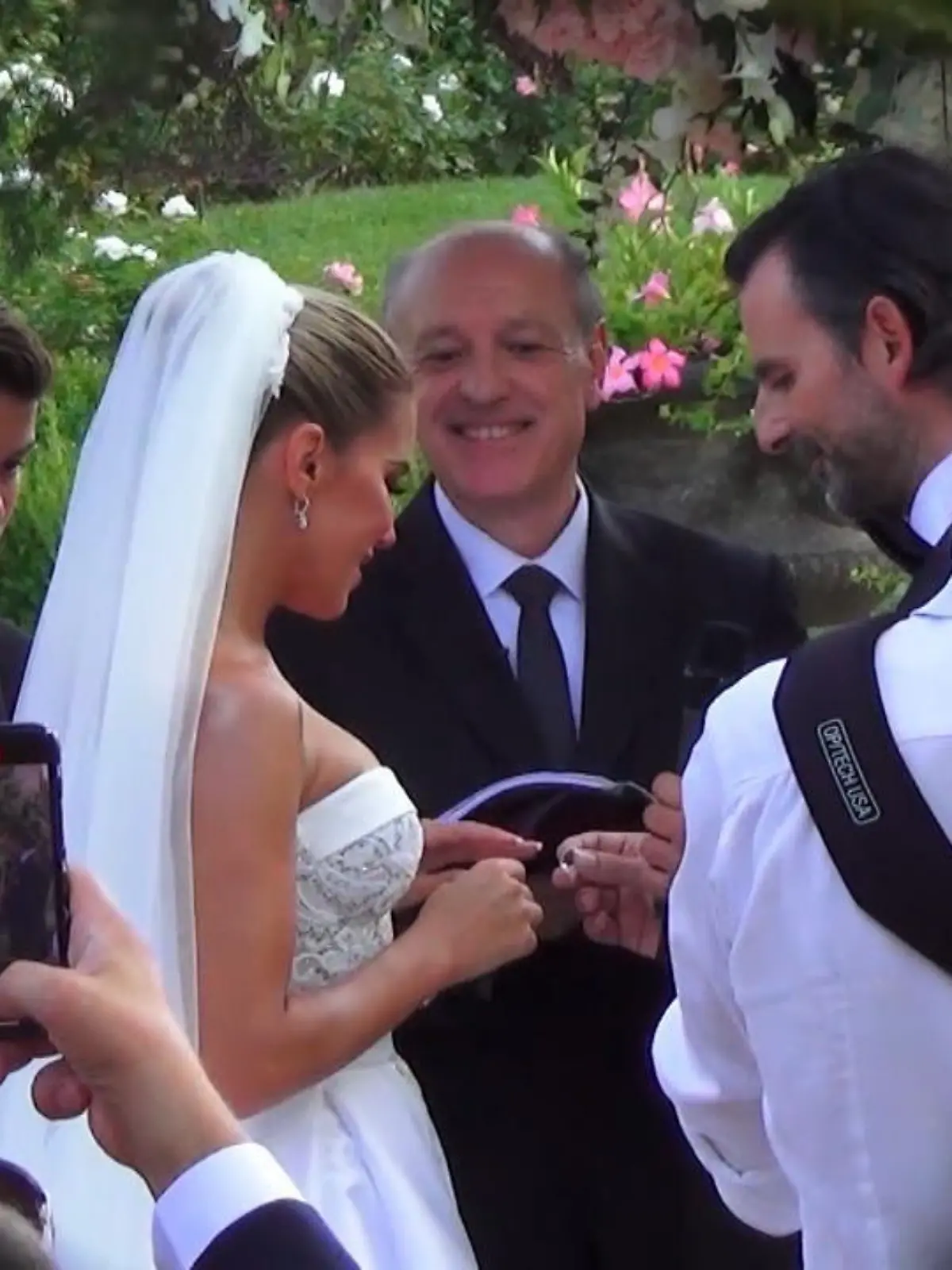 Bild zu: "Sylvie Meis hat ihren Niclas Castello geheiratet"