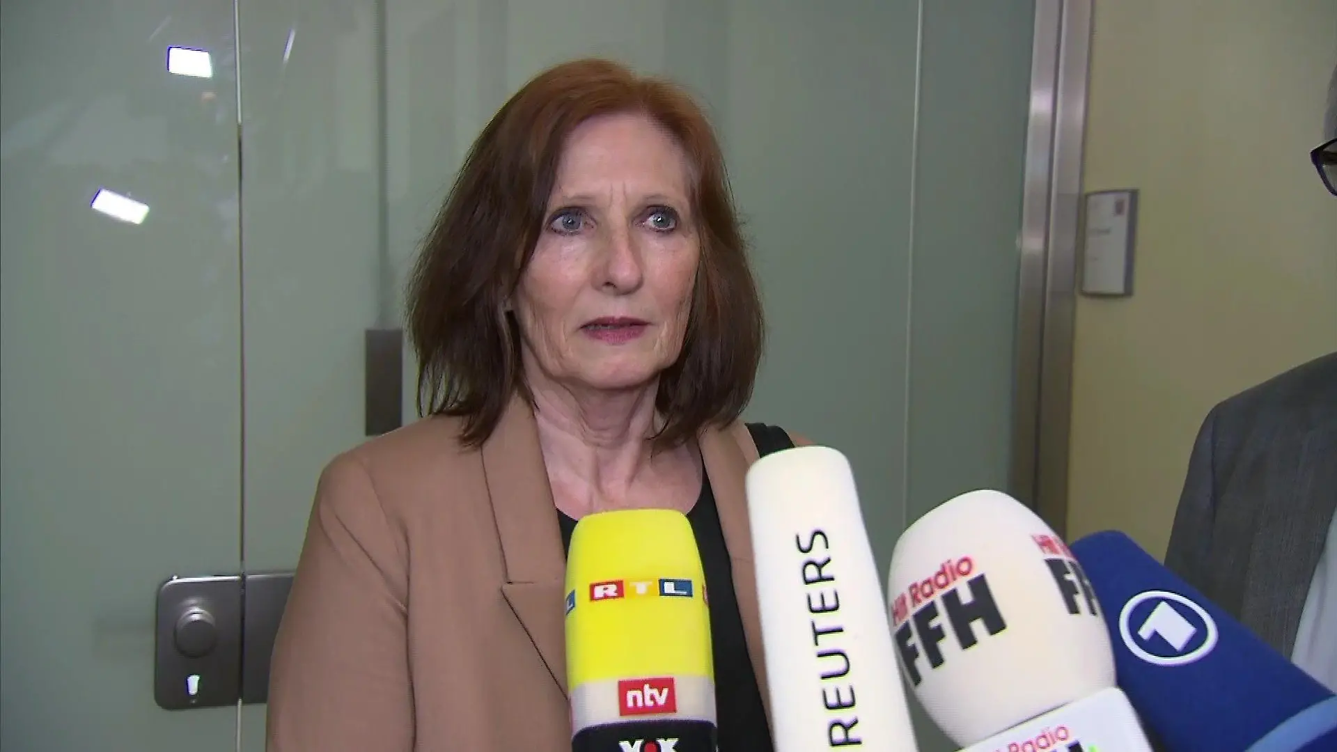 Johannas Mutter, Gabriele Bohnacker, vor dem Prozess gegen Rick J.