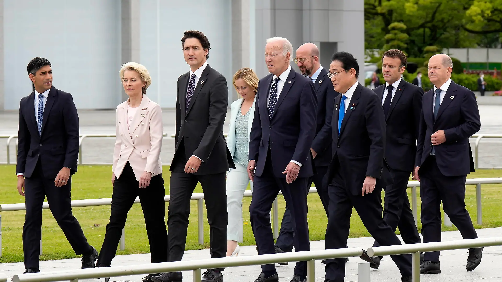 May 19, 2023, Hiroshima, Japan: Prime Minister Rishi Sunak of the United Kingdom, left to right, President Ursula von der Leyen of the European Commission, Prime Minister Justin Trudeau of Canada, Prime Minister Giorgia Meloni of Italy, President of the United States Joe Biden, President Charles Michel of the European Council, Prime Minister Fumio Kishida of Japan, President Emmanuel Macron of France and Chancellor Olaf Scholz of Germany arrive for a wreath laying ceremony and group photo at the Peace Memorial Park as part of the G7 Summit, Friday, May 19, 2023 in Hiroshima, Japan. Hiroshima Japan PUBLICATIONxINxGERxSUIxAUTxONLY - ZUMAc35_ 20230519_zaf_c35_017 Copyright: xAdrianxWyldx