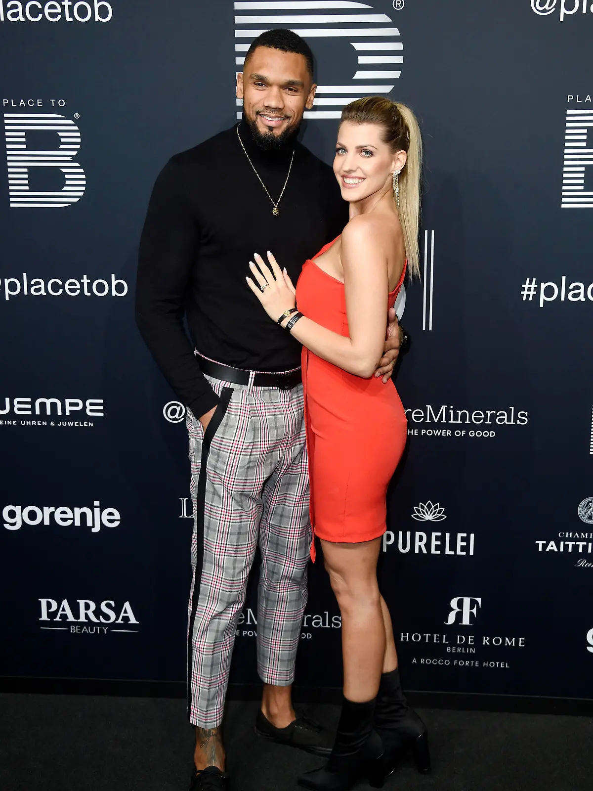 Dominic Harrison und Sarah Harrison beim 4. Place To B Award 2019 im Axel Springer SE Verlagshaus. Berlin, 16.11.2019