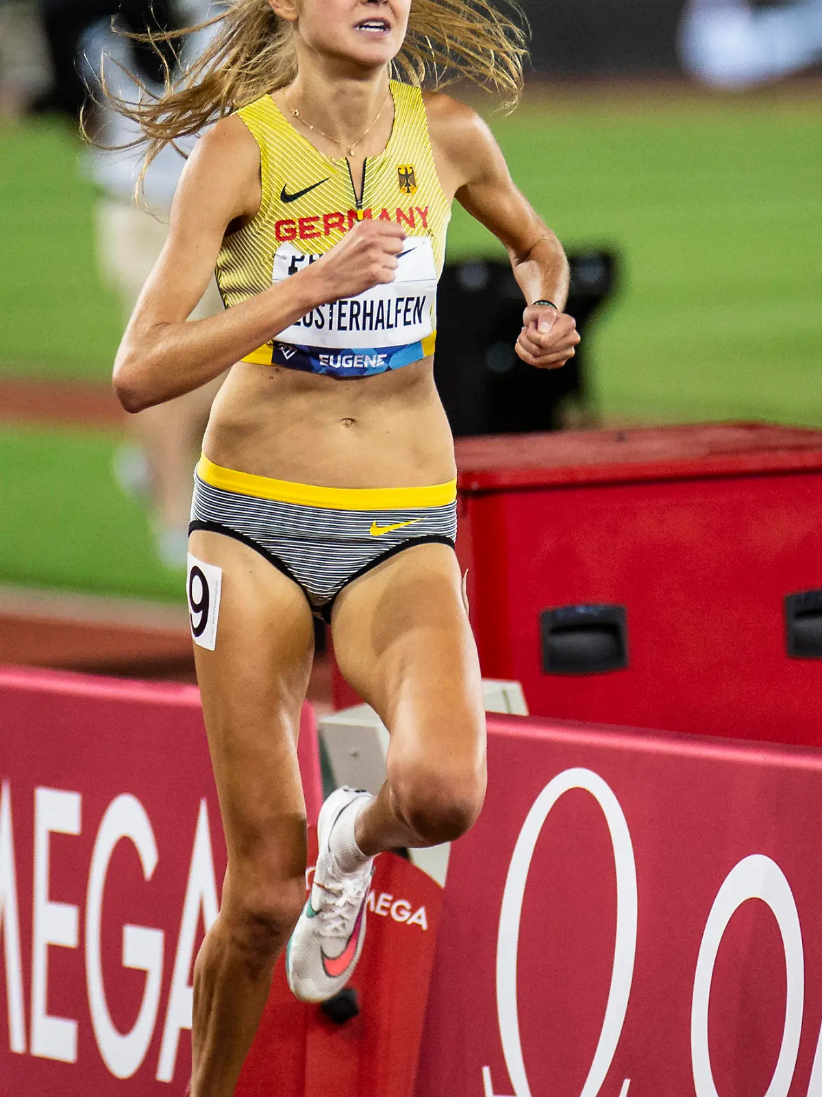  August 20, 2021 Eugene OR USA: Konstanze Klosterhalfen runs the womens 2 mile during the Nike Prefontaine Classic night session at Hayward Field Eugene, OR / CSM Eugene USA - ZUMAc04_ 20210820_zaf_c04_071 Copyright: xThurmanxJamesx