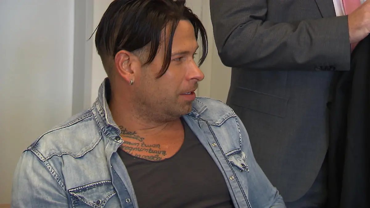Tim Wiese vor Gericht Mit der Bahn zum Prozess