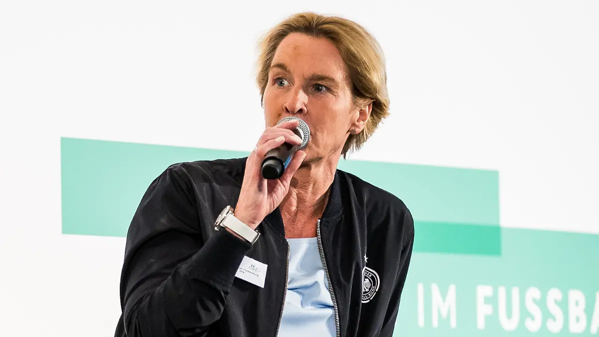 FF27 Forum Frauen im Fussball Fast Forward Martina Voss-Tecklenburg Bundestrainerin FF27 Forum Frauen im Fussball Fast Forward RheinEnergieStadion, Koeln, 18.05.2023 *** FF27 Forum Women in Football Fast Forward Martina Voss Tecklenburg National Coach FF27 Forum Women in Football Fast Forward RheinEnergieStadion, Cologne, 18 05 2023 Copyright: xBEAUTIFULxSPORTS/Wunderlx