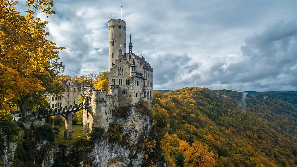 Schloss Lichtenstein im Herbst