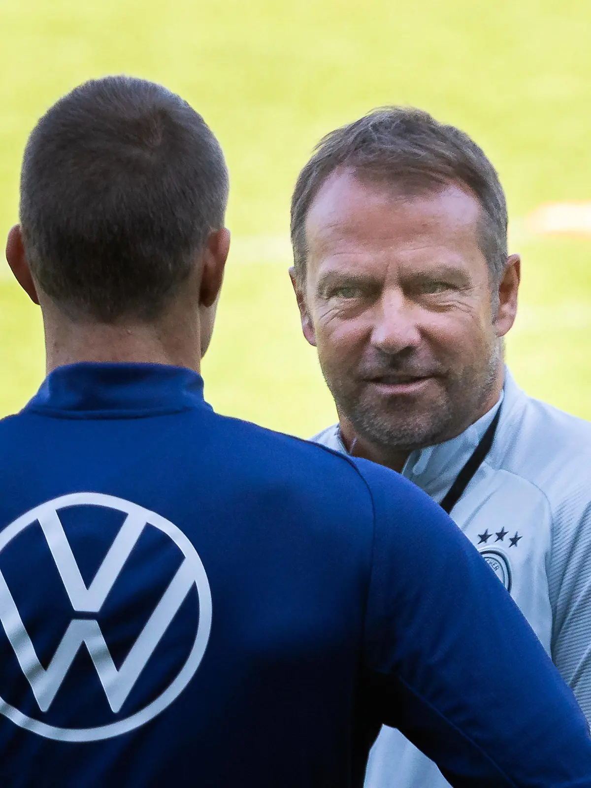  Bundestrainer Hansi Flick GER, die deutsche Nationalmannschaft beim Training in Stuttgart vor dem WM Qualifikationsspiel 2021, 01.09.2021, das DFB Team. DFB/DFL REGULATIONS PROHIBIT ANY USE OF PHOTOGRAPHS AS IMAGE SEQUENCES AND/OR QUASI-VIDEO Die deutsche Nationalmannschaft beim Training in Stuttgart, 01.09.2021 Stuttgart *** German national coach Hansi Flick GER, the German national team training in Stuttgart before the 2021 World Cup qualifier, 01 09 2021, the DFB team DFB DFL REGULATES PROHIBIT ANY USE OF PHOTOGRAPHS AS IMAGE SEQUENCES AND OR QUASI VIDEO The German national team training in Stuttgart, 01 09 2021 Stuttgart Copyright: xEibner-Pressefoto/RogerxBuerkex EP_EER