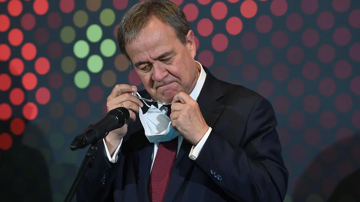 Eröffnung Jubiläumsausstellung - UNSER LAND. 75 Jahre Nordrhein-Westfalen am 26.08.2021 im Behrensbau in Düsseldorf Armin Laschet CDU , Ministerpräsident von Nordrhein-Westfalen, gibt nach dem Rundgang durch die Ausstellung ein Statement ab. *** Opening of the jubilee exhibition UNSER LAND 75 Jahre Nordrhein Westfalen on 26 08 2021 in the Behrensbau in Düsseldorf Armin Laschet CDU , Minister President of North Rhine-Westphalia, makes a statement after the tour of the exhibition. xRx
