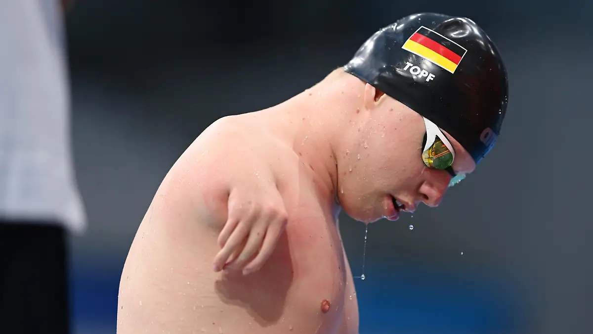 TOKYO, JAPAN - AUGUST 29: Josia Tim Alexander Topf of Team Germany leaves the pool after the Men's 50m Backstroke - S3 Final on day 5 of the Tokyo 2020 Paralympic Games at Tokyo Aquatics Centre on August 29, 2021 in Tokyo, Japan. (Photo by Alex Davidson/Getty Images)