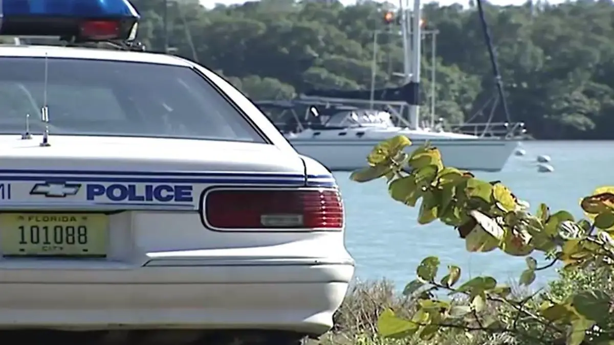 Die Polizei von Florida hat 15 Jahre nach seinem Tod einen Serienkiller überführt. Roberto Wagner Fernandes hat mindestens drei Frauen auf dem Gewissen - Ermittler gehen davon aus, dass es weitere Opfer gibt.