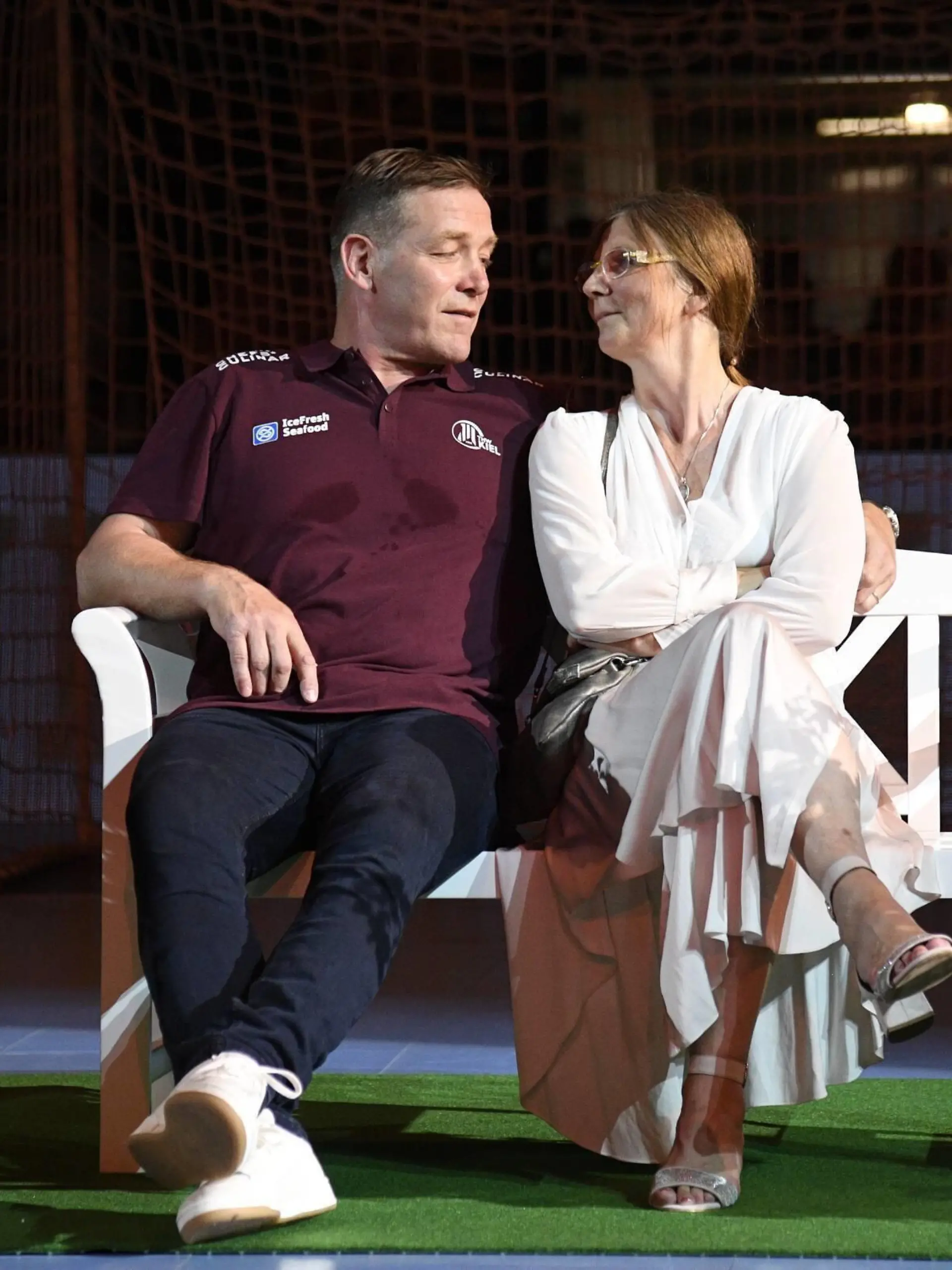  Trainer Alfred Gislason mit Ehefrau Kara, Handball, Männer, Abschiedsspiel, Trainer Alfred Gislason, THW Kiel, 26.07.19 Kiel Sparkassen Arena Schleswig-Holstein Germany *** Coach Alfred Gislason with wife Kara, handball, men, farewell game, coach Alfred Gislason, THW Kiel, 26 07 19 Kiel Sparkassen Arena Schleswig Holstein Germany