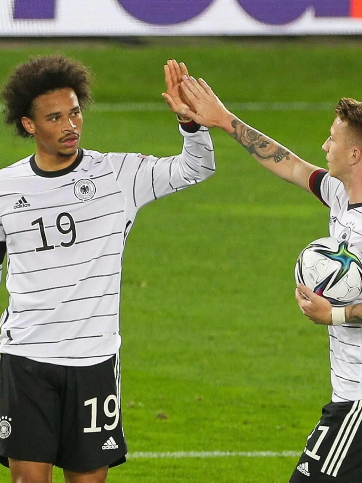  Fußball, WM Quali, Liechtenstein - Deutschland die Mannschaft freut sich ueber das Tor von Leroy Sane 19 Deutschland zum 0:2,, Marco Reus 11 Deutschland, Liechtenstein vs. Deutschland, WM-Qualifikation, 02.09.2021 Innsbruck Tirol Oesterreich *** the team is happy about the goal of Leroy Sane 19 Germany to 0 2,, Marco Reus 11 Germany , Liechtenstein vs Germany, World Cup Qualification, 02 09 2021 Innsbruck Tirol Oesterreich Copyright: xkolbert-press/ChristianxKolbertx