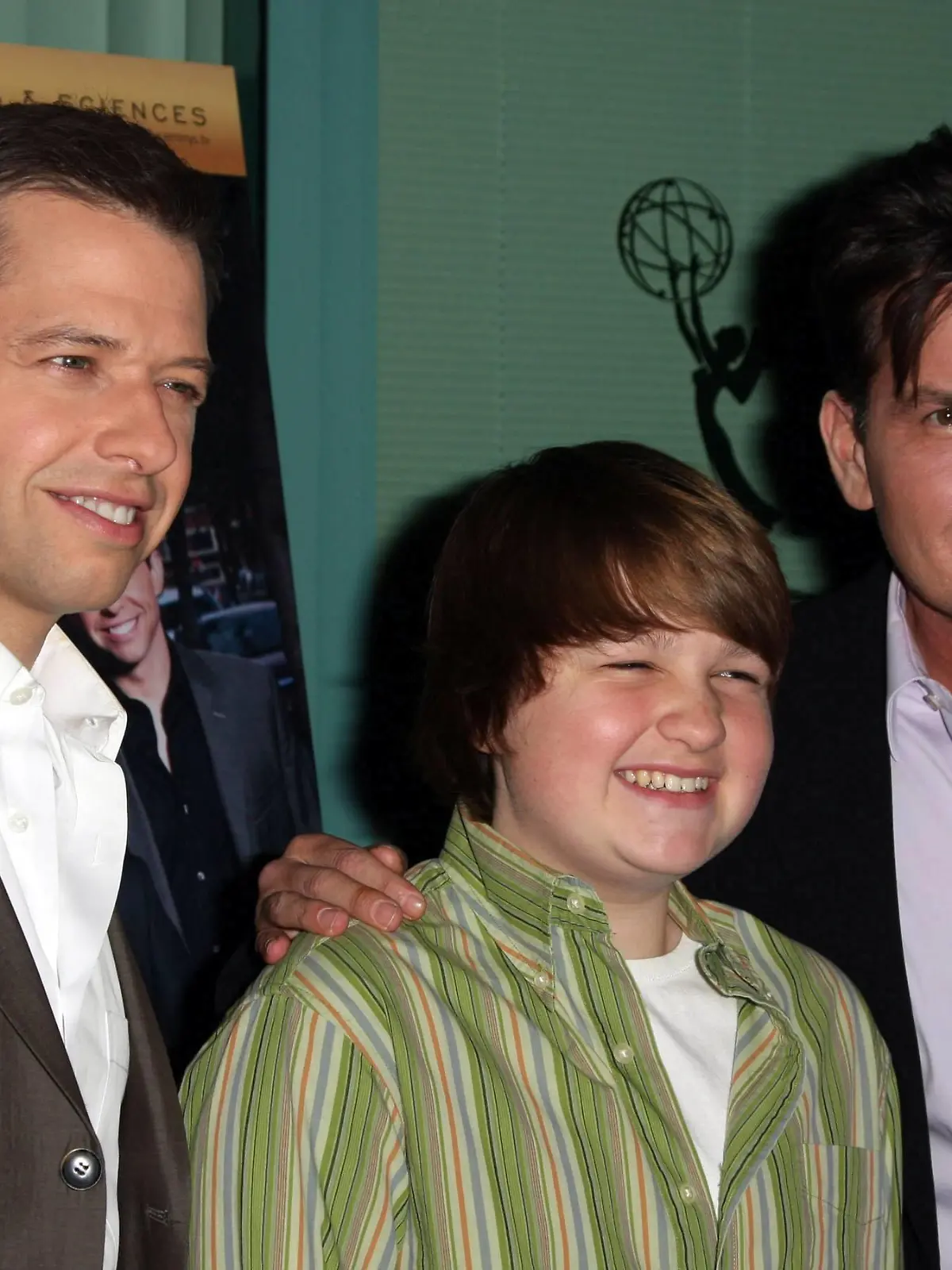 Feb 27, 2008 - North Hollywood, California, USA - JON CRYER, ANGUS T JONES and CHARLIE SHEEN at An Evening with Two and a Half Men Academy of Television Arts & Sciences Leonard Goldenson theater. PUBLICATIONxINxGERxSUIxAUTxONLY - ZUMAw38_ 20080227_mkh_w38_317