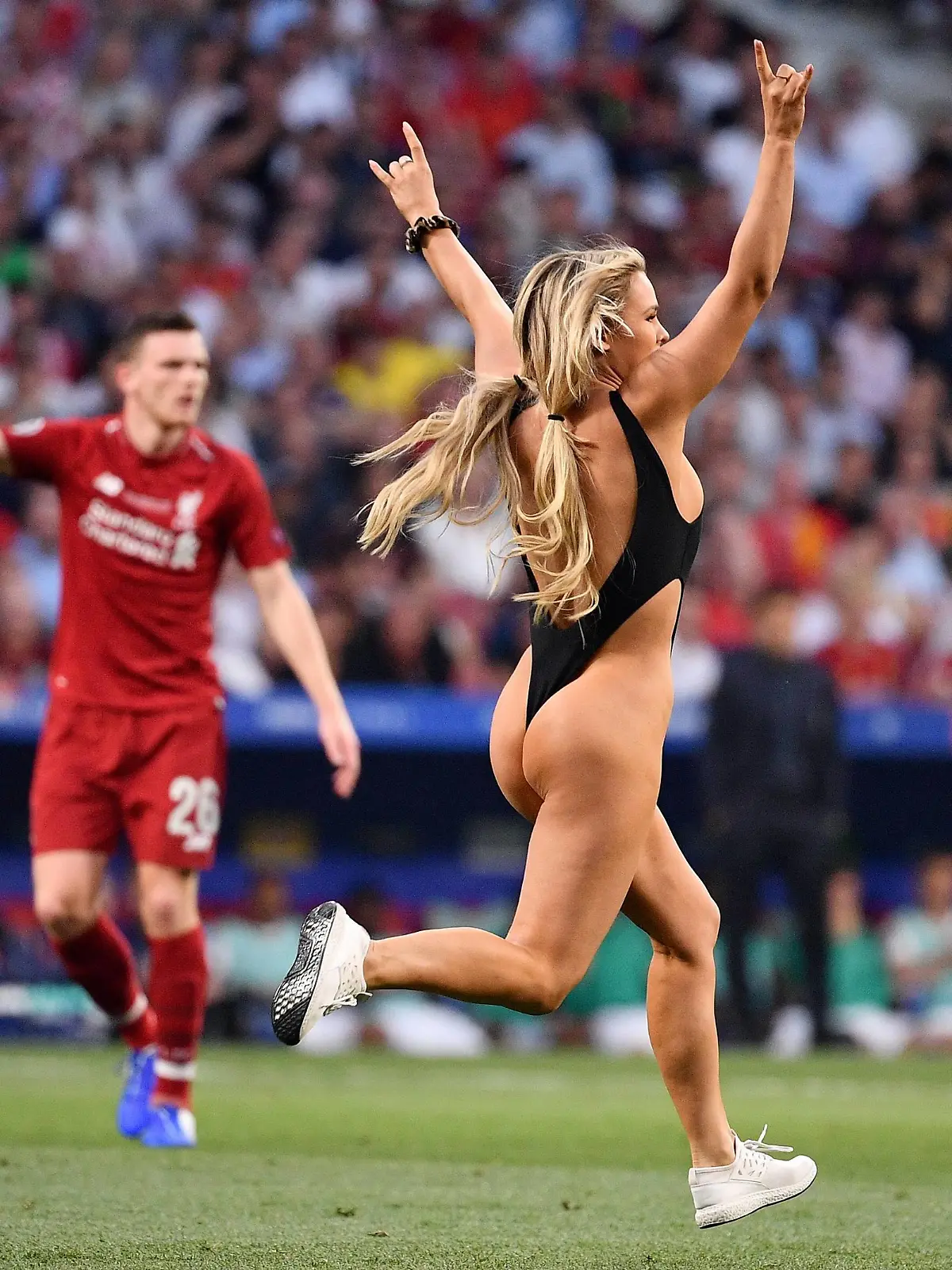 Sport Bilder des Tages Photo Alfredo Falcone - LaPresse01/06/2019 Madrid (spain SoccerLiverpool - TottenhamFinal Uefa Champions League 2018 2019 - Wanda Metropolitano Stadium of MadridIn the pic: field invasion by a fan PUBLICATIONxINxGERxSUIxAUTxONLY Copyright: xAlfredoxFalcone/LaPressex  