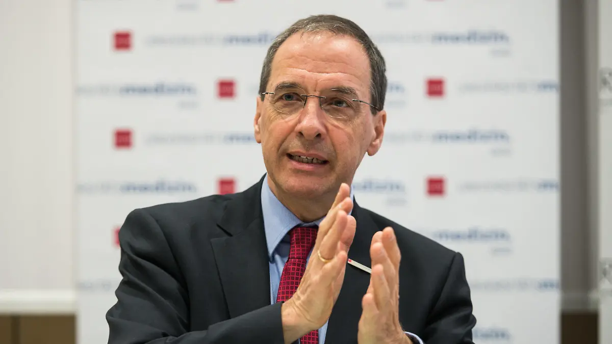 ARCHIV - 18.03.2019, Rheinland-Pfalz, Mainz: Norbert Pfeiffer, Vorstandsvorsitzender der Universitätsmedizin Mainz, spricht auf einer Pressekonferenz. (zu dpa "OP-Reinigungskraft hilft bei Zehenoperation an Universitätsmedizin") Foto: Andreas Arnold/dpa +++ dpa-Bildfunk +++