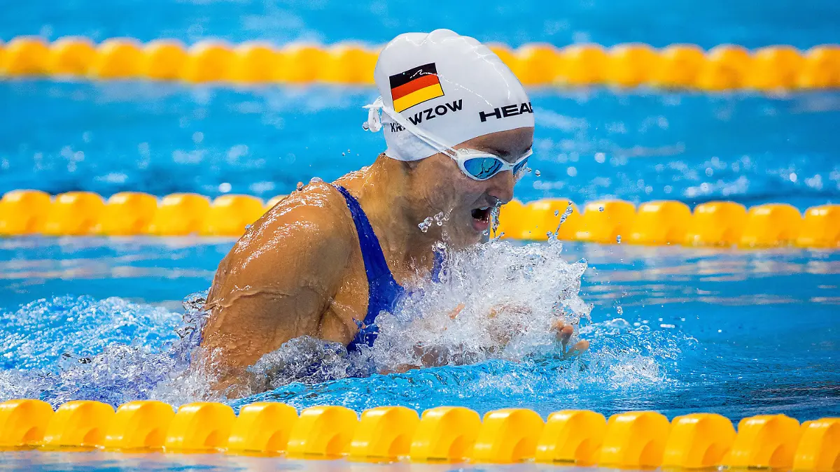 ARCHIV - 10.09.2016, Brasilien, Rio De Janeiro: Paralympics - Elena Krawzow im Wettbewerb über 100 Meter Brustschwimmen. (zu dpa: Bladejumper, Playboy-Model und Außenminister: Echte Typen in Tokio) Foto: Jens Büttner/dpa-Zentralbild/dpa +++ dpa-Bildfunk +++